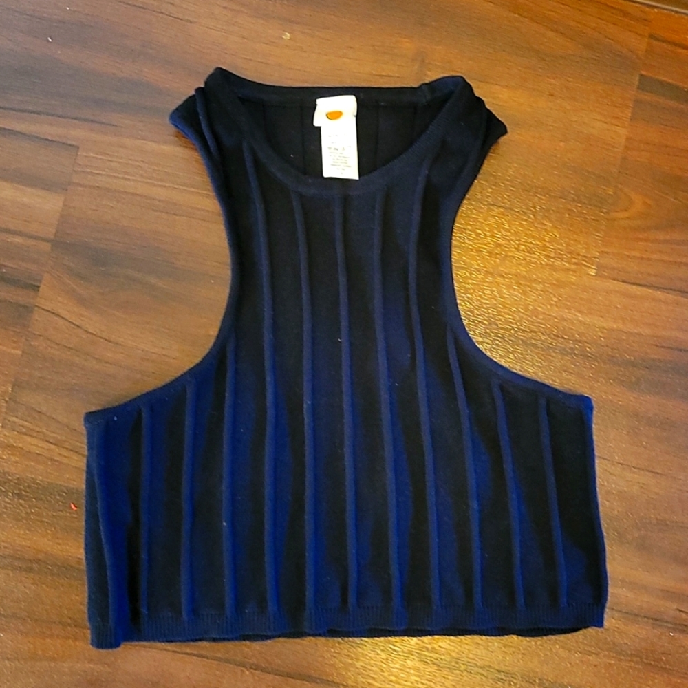 Bikini top, Tropic of C